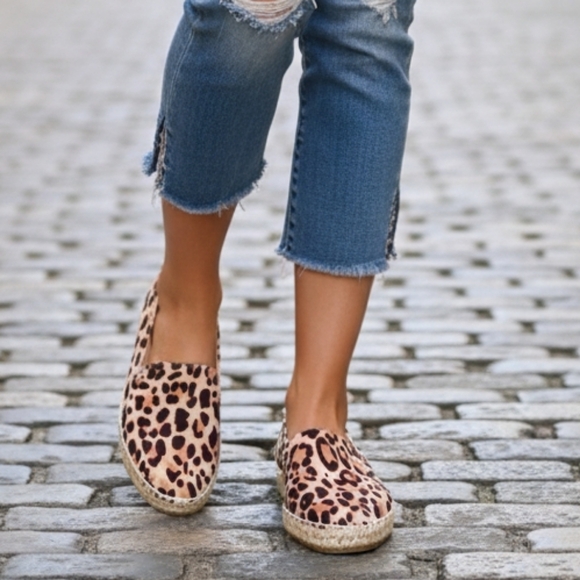 Flat Shoes - Picture 15 of 16